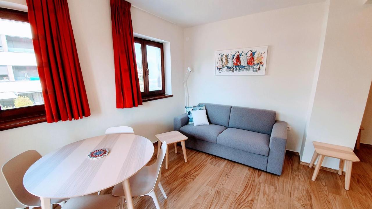 Luxury Apartment - Few Minutes From The Sea ポレッチ エクステリア 写真